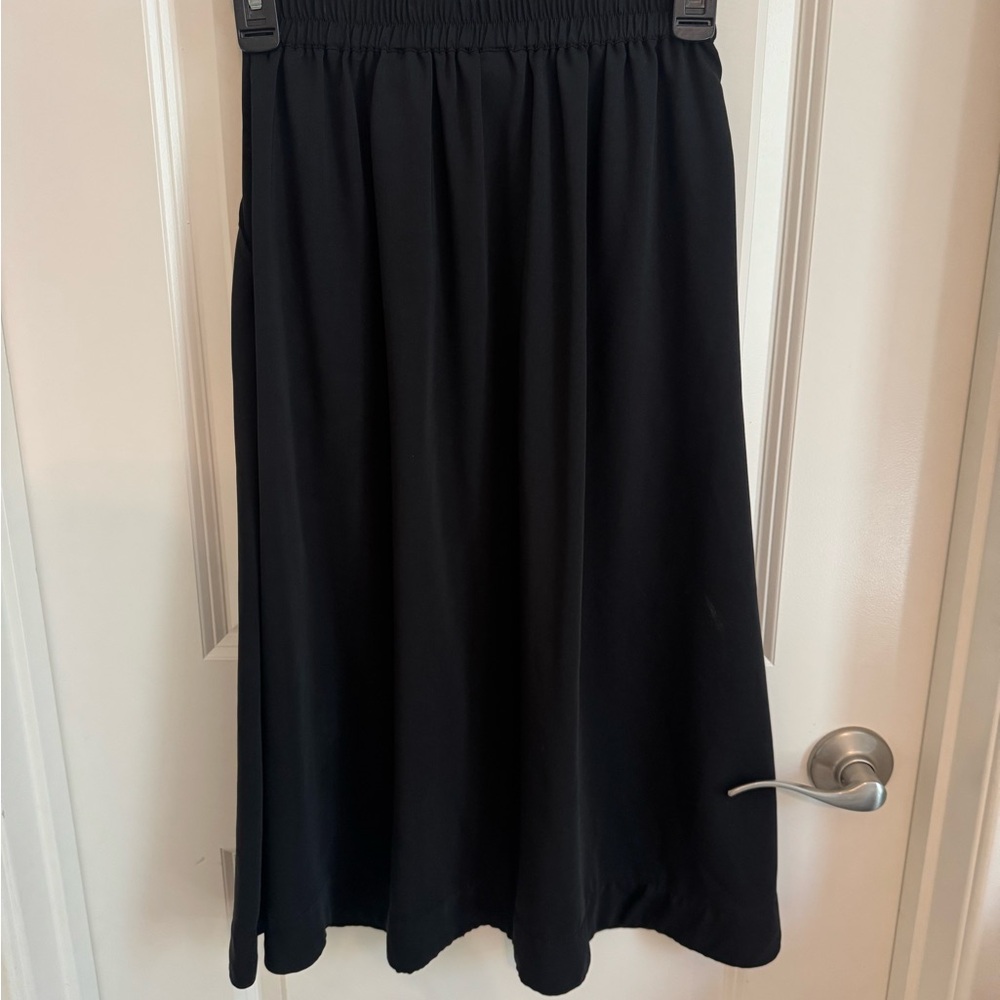 H&M Elegant Black Midi Skirt - Picture 2 of 2